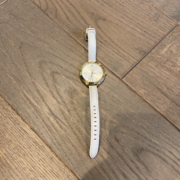 Michael Kors White and Gold Watch - Picture 3 of 6